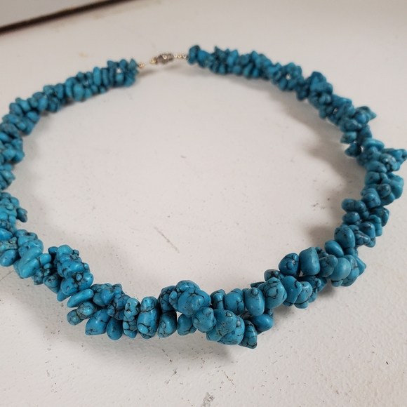 💥3 for $15💥 Beautiful Teal Necklace - Picture 6 of 6